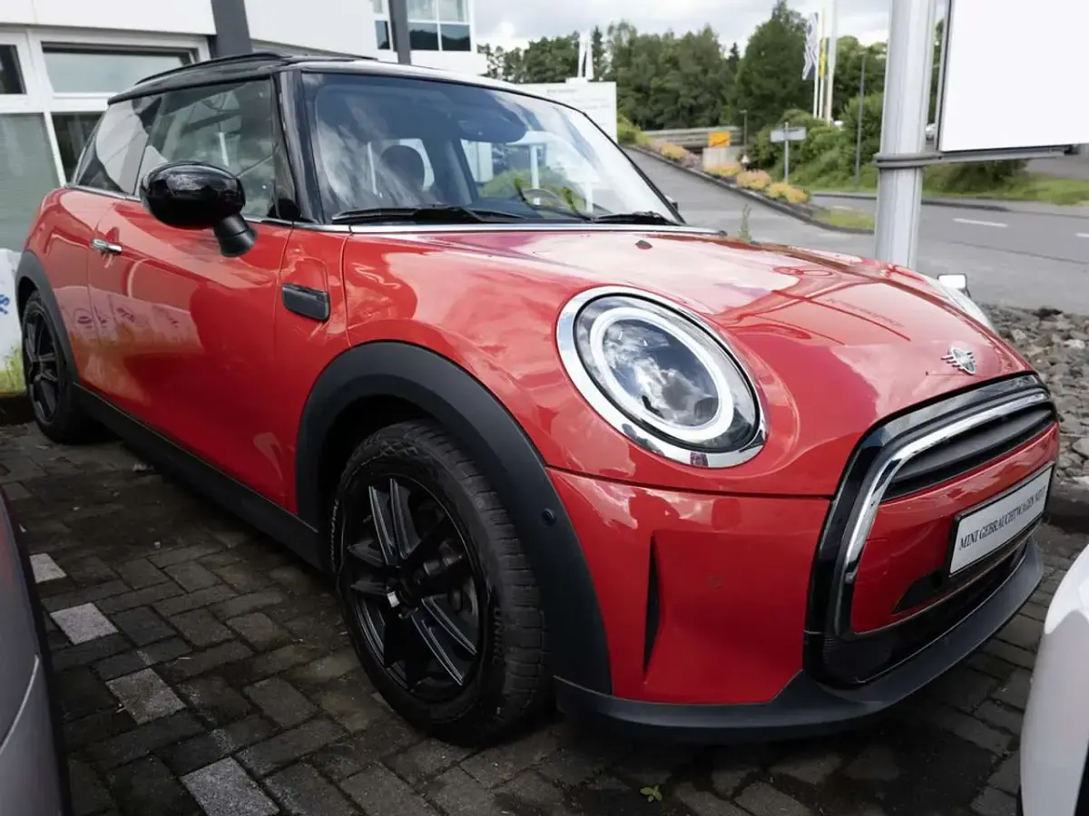 Gebraucht Mini Cooper Classic 136 PS (100 kW) 2021 Rot Kleinwagen