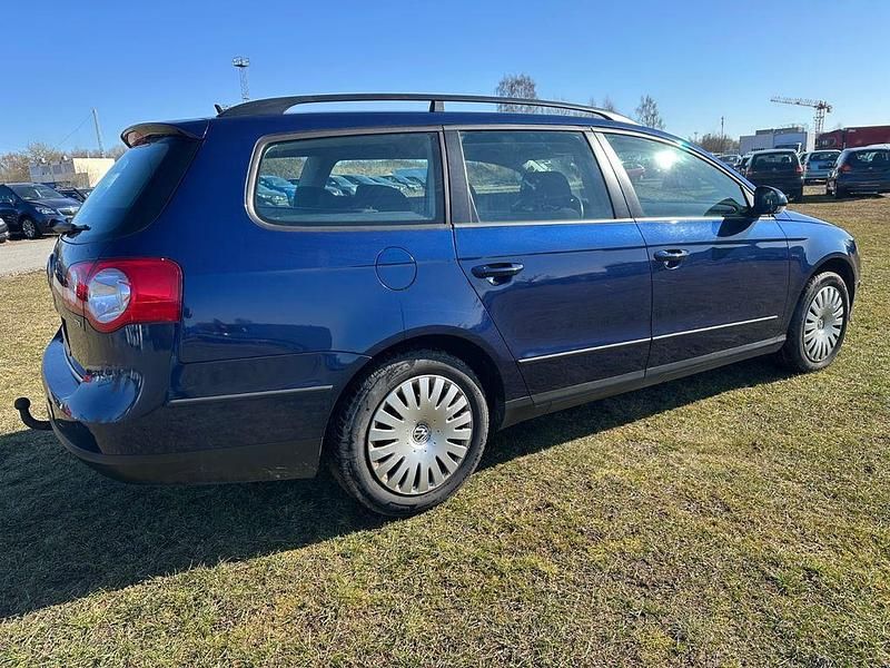 Gebraucht VW Passat Comfortline 105 PS (77 kW) 2006 Blau Limousine
