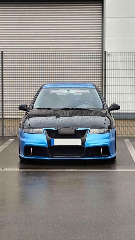 Schwarz Gebraucht 2004 Seat Leon Sport Limousine | 2.900 € (Guter Preis) - Bild 1/4