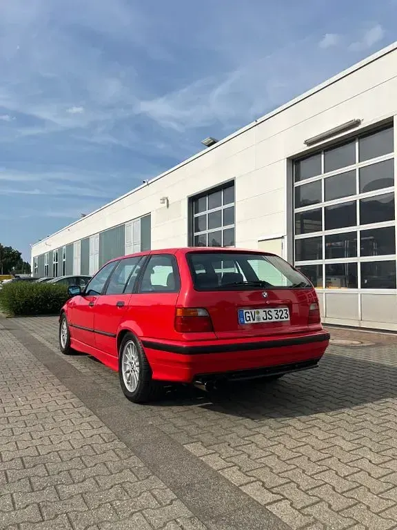 Gebraucht BMW 323 Basis 170 PS (125 kW) 1997 Rot Kombi