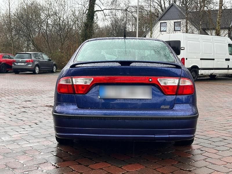 Gebraucht Seat Toledo 101 PS (74 kW) 2003 Blau Limousine