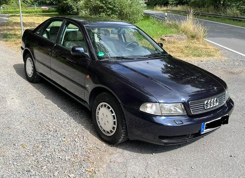 Gebraucht Audi A4 Sport 150 PS (110 kW) 1995 Blau Limousine
