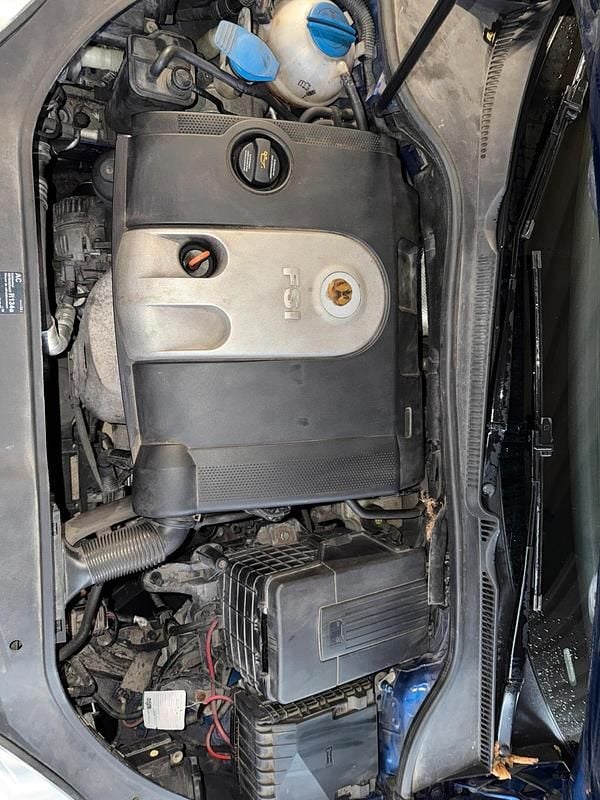 Gebraucht VW Golf V 90 PS (66 kW) 2004 Andere farben Kleinwagen