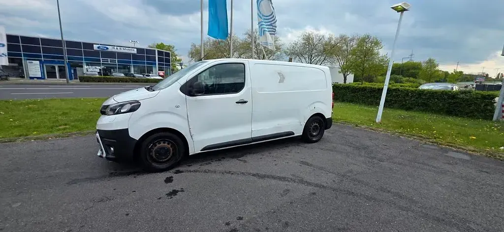 Gebraucht Toyota Proace Team 120 PS (88 kW) 2020 Weiß Van / Kleinbus