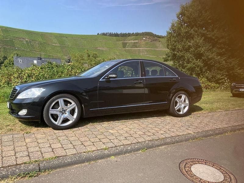Schwarz Gebraucht 2008 Mercedes S500 Limousine | 13.500 € (Fairer Preis) - Bild 1/4