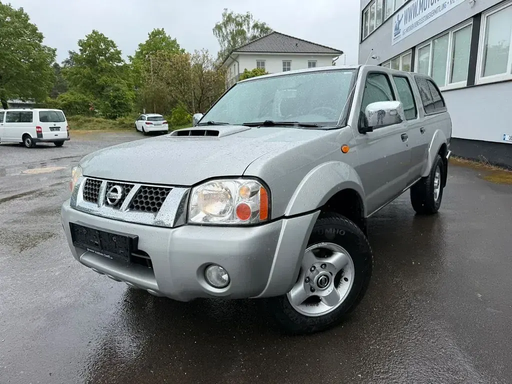 Gebraucht Nissan Navara 133 PS (97 kW) 2011 Silber Pickup
