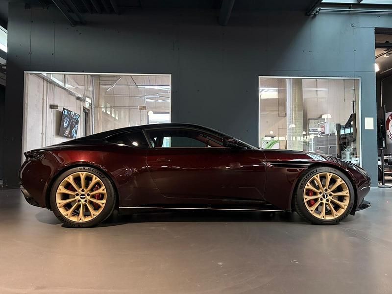 Gebraucht Aston Martin DB11 510 PS (375 kW) 2017 Rot Coupé