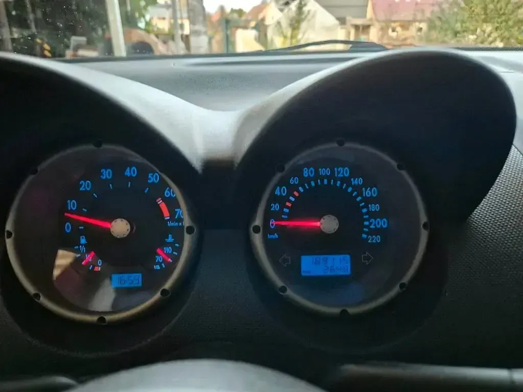 Używany VW Lupo 50 KM (36 kW) 2003 Biały Hatchback