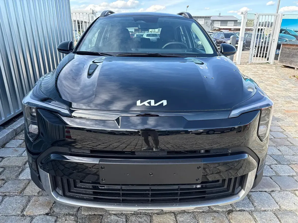 Neu Kia Stonic Style 101 PS (74 kW) 2026 Schwarz SUV