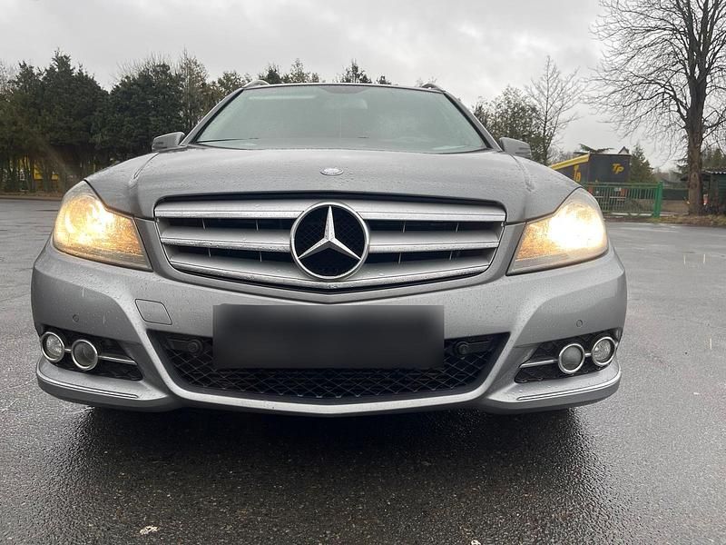 Gebraucht Mercedes C250 Avantgarde 204 PS (150 kW) 2012 Grau Kombi