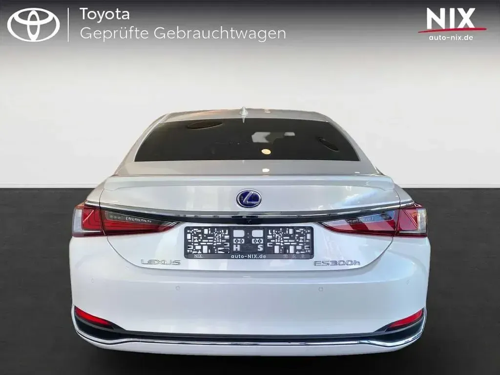 Gebraucht Lexus ES300H Executive Line 218 PS (160 kW) 2022 Weiß Limousine