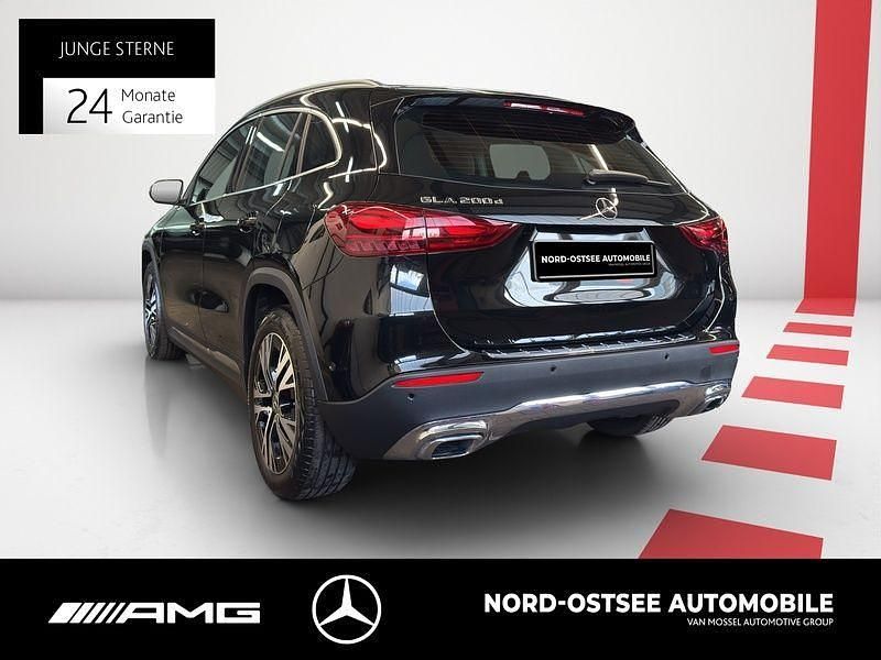 Gebraucht Mercedes GLA200 Progressive 150 PS (110 kW) 2025 Metalliclack kosmosschwarz SUV