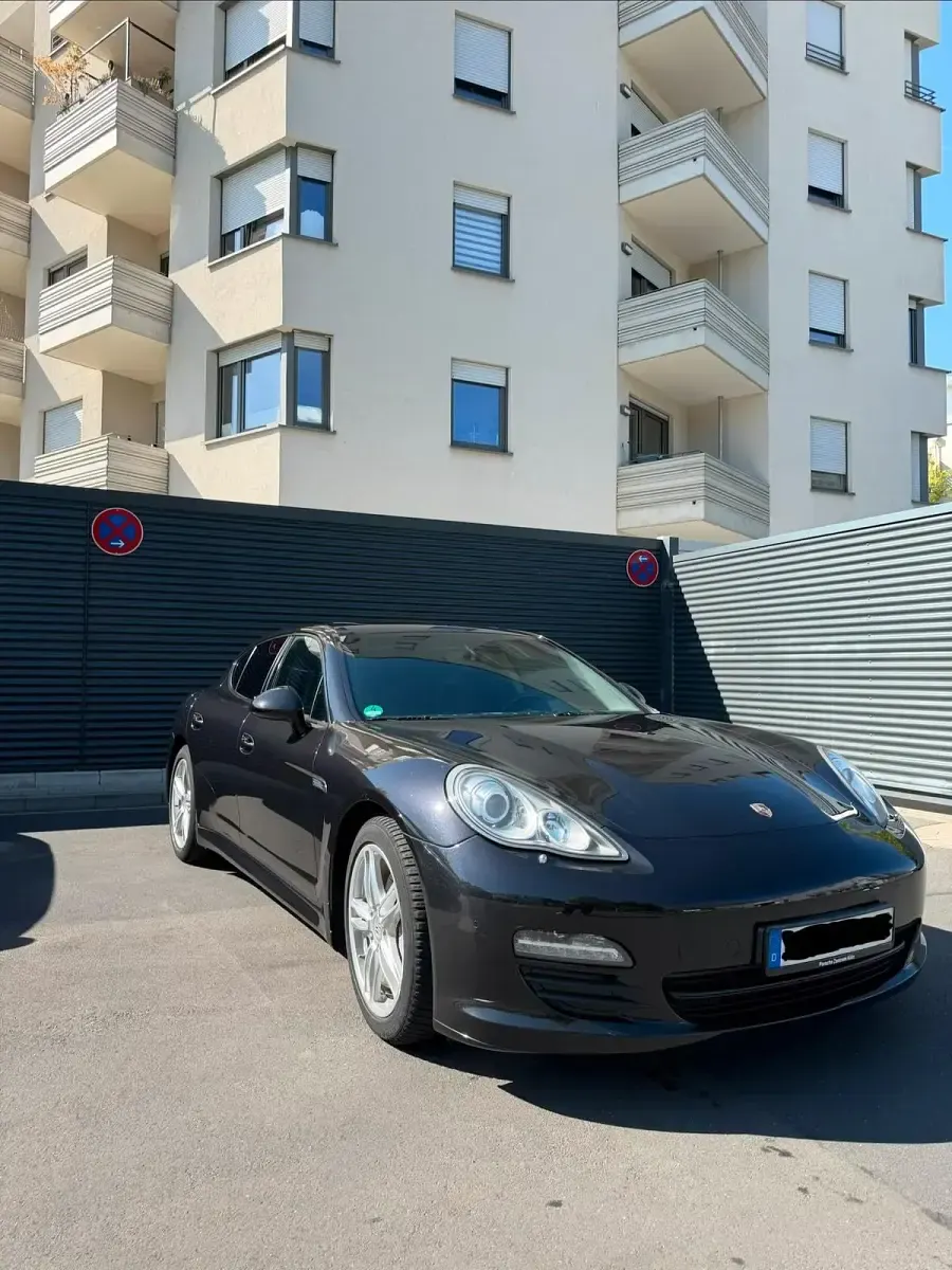 Gebraucht Porsche Panamera 300 PS (220 kW) 2012 Schwarz Kleinwagen