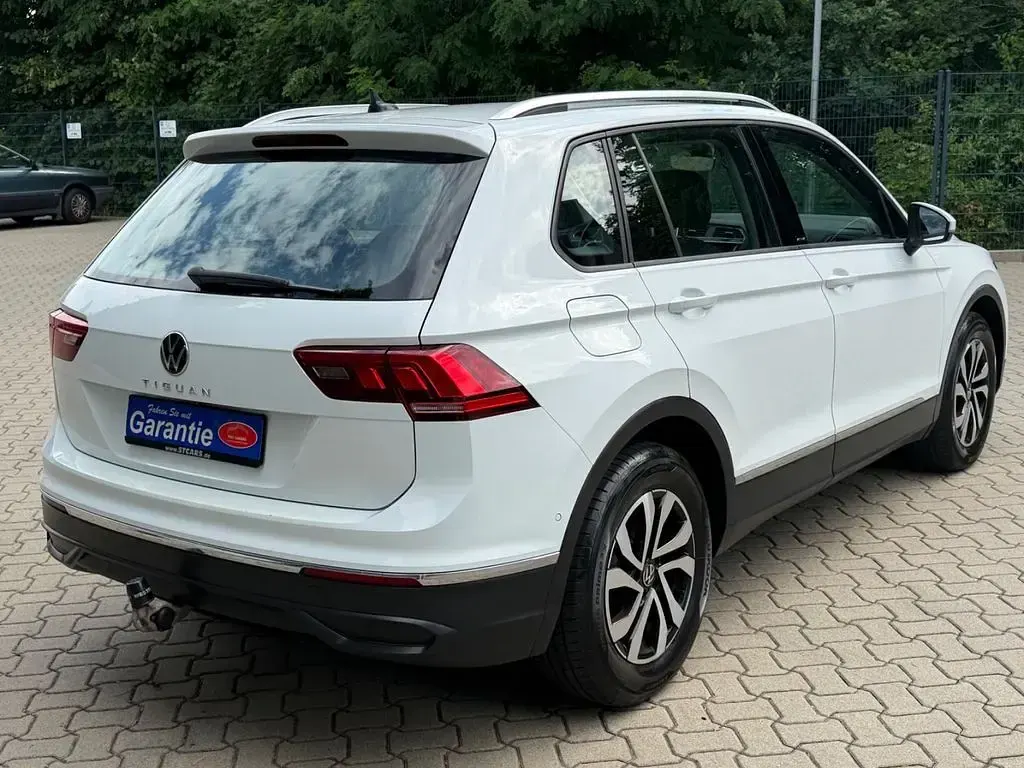 Gebraucht VW Tiguan Active 122 PS (89 kW) 2022 Weiß SUV