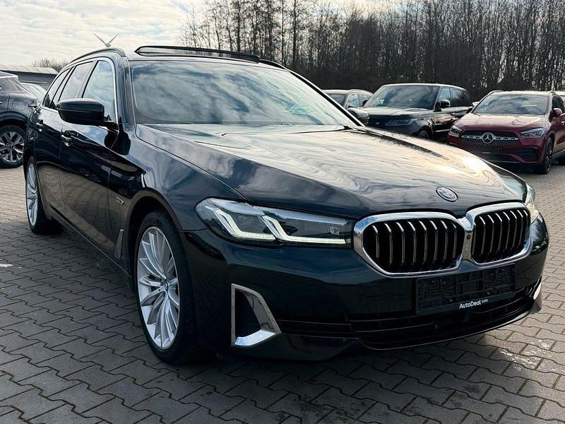 Gebraucht BMW 530e Luxury Line 292 PS (214 kW) 2023 Schwarz Limousine