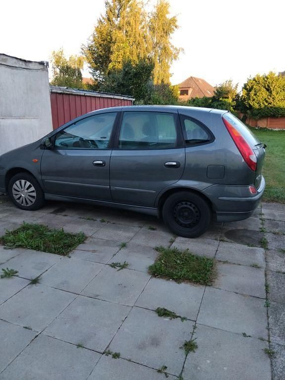 Grau Gebraucht 2005 Nissan Almera Tino Acenta Van / Kleinbus | 1.499 € (Fairer Preis) - Bild 1/4