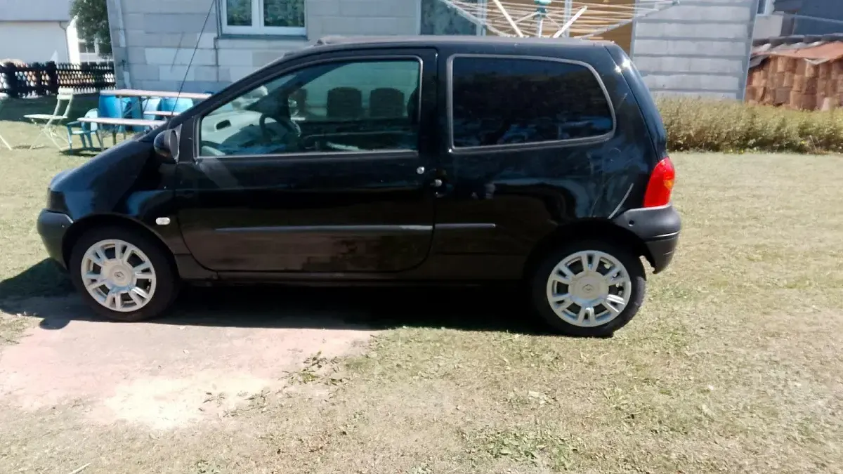 Second-hand Renault Twingo 58 CP (42 kW) 2006 Negru Hatchback