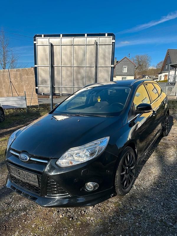 Gebraucht Ford Focus ST-Line 163 PS (119 kW) 2014 Schwarz Kombi