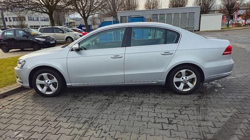 Gebraucht VW Passat Comfortline 140 PS (102 kW) 2011 Silber Limousine