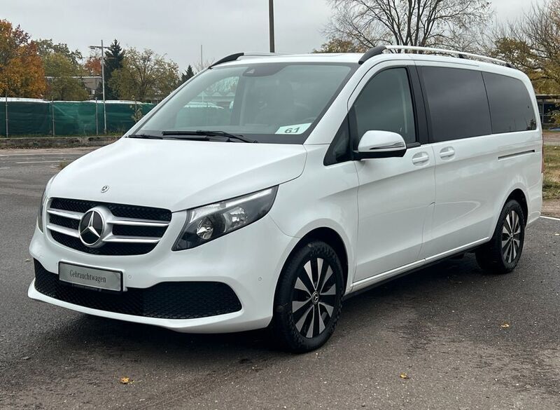 Bergkristallweiß metallic Gebraucht 2021 Mercedes V300 Van / Kleinbus | 55.999 € (Superpreis) - Bild 1/4
