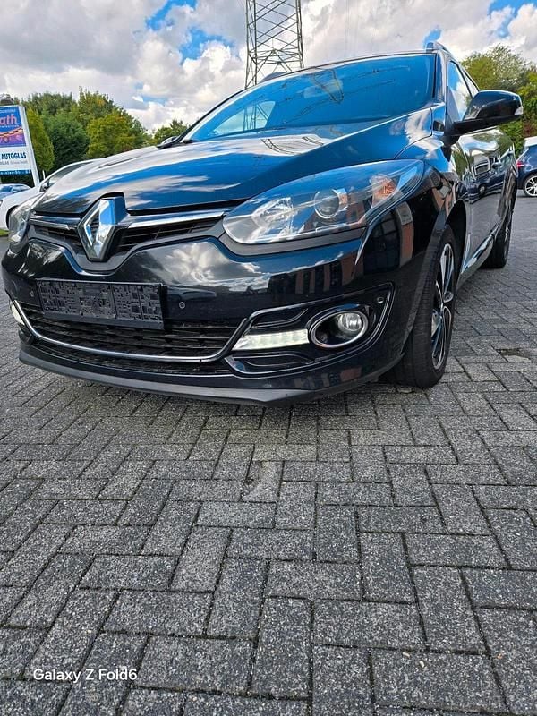 Schwarz Gebraucht 2015 Renault Mégane III Bose Edition Kombi | 5.600 € (Guter Preis) - Bild 1/4