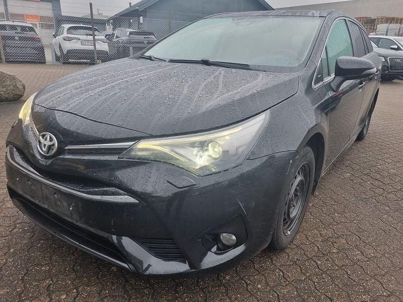 Schwarz Gebraucht 2016 Toyota Avensis Executive Limousine | 9.999 € (Etwas zu teuer) - Bild 1/4
