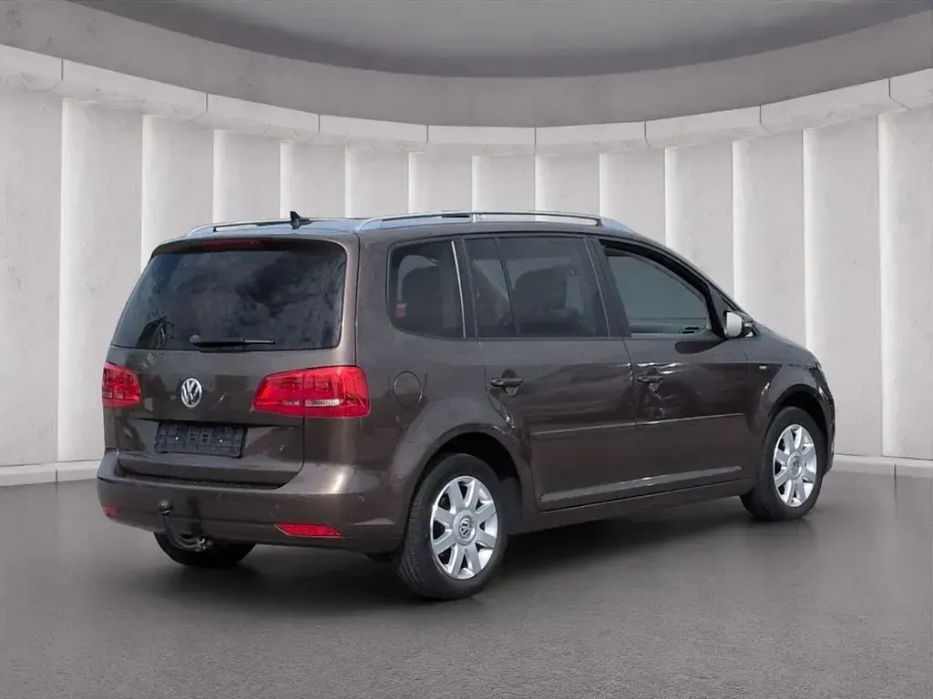 Gebraucht VW Touran Cup 140 PS (102 kW) 2015 Braun Van / Kleinbus