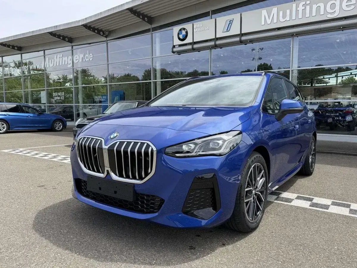 Neu BMW 220 Active Tourer M Sport 156 PS (114 kW) 2026 Blau Van / Kleinbus