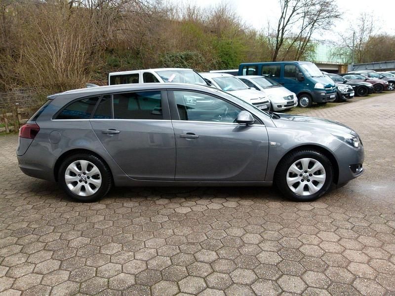 Gebraucht Opel Insignia Edition 136 PS (100 kW) 2016 Grau Kombi