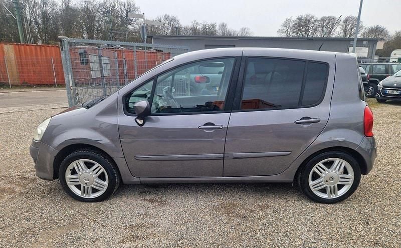 Second-hand Renault Modus 86 CP (63 kW) 2010 Auriu Monovolum