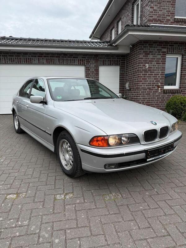 Silber Gebraucht 1999 BMW 528 Limousine | 4.700 € (Guter Preis) - Bild 1/4