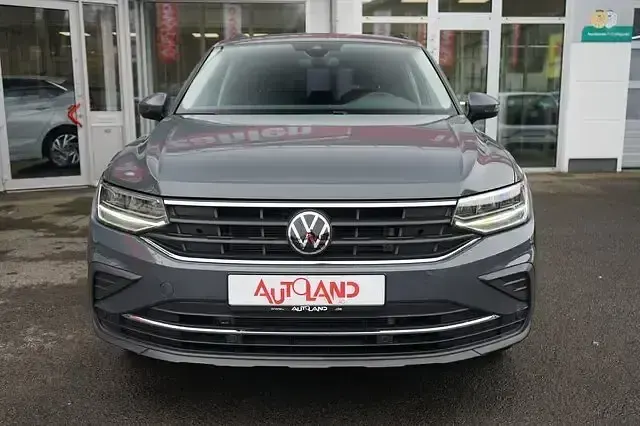 Gebraucht VW Tiguan Life 150 PS (110 kW) 2022 Grau SUV