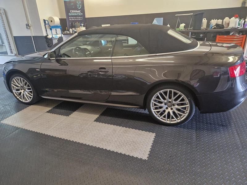 Grau Gebraucht 2016 Audi A5 Cabriolet S-Line Cabrio | 27.900 € - Bild 1/4