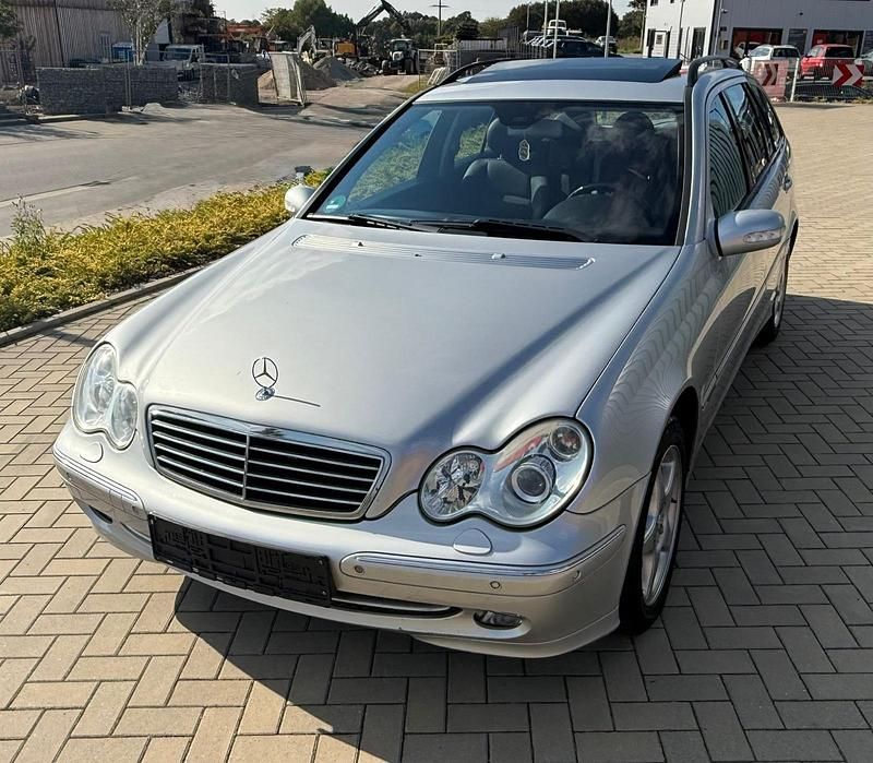 Silber Gebraucht 2005 Mercedes C320 Avantgarde Kombi | 2.799 € (Guter Preis) - Bild 1/4