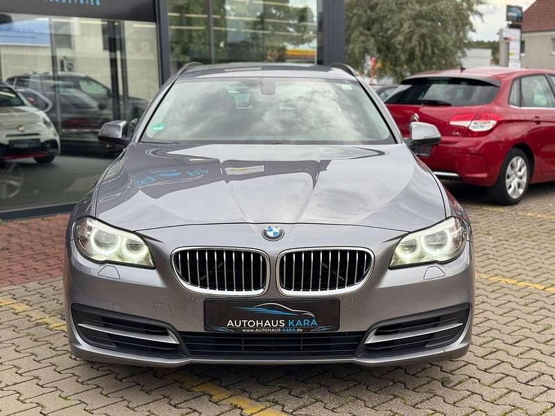 Gebraucht BMW 520 Sport Line 190 PS (139 kW) 2016 Spacegrau metallic Kombi