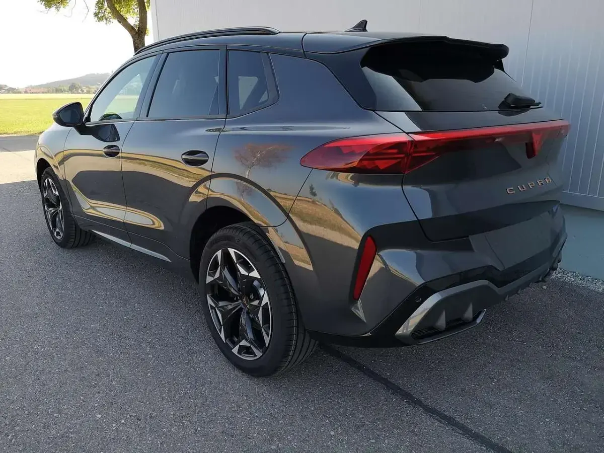 Neu Cupra Terramar VZ 325 PS (239 kW) 2026 Timanfaya grau metallic SUV