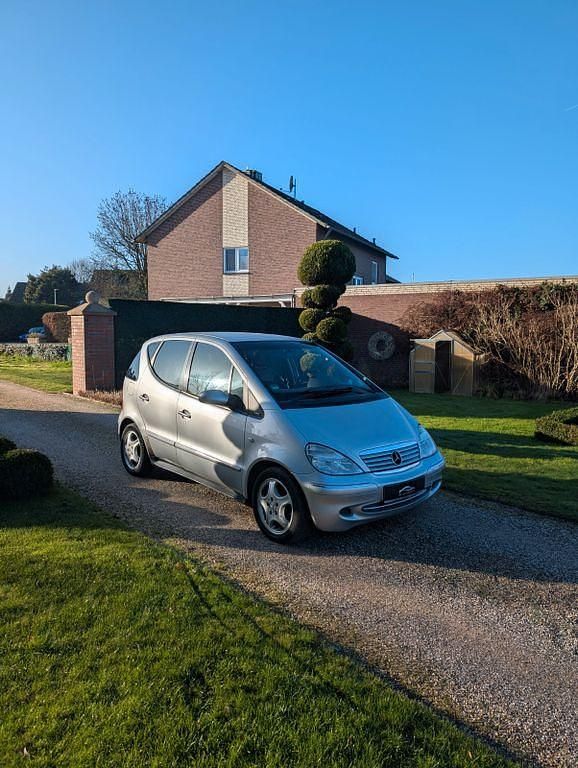 Silber Gebraucht 2001 Mercedes A160 Limousine | 3.999 € - Bild 1/4