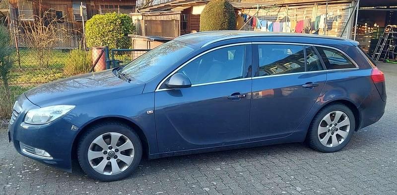 Gebraucht Opel Insignia Edition 140 PS (102 kW) 2009 Blau Kombi