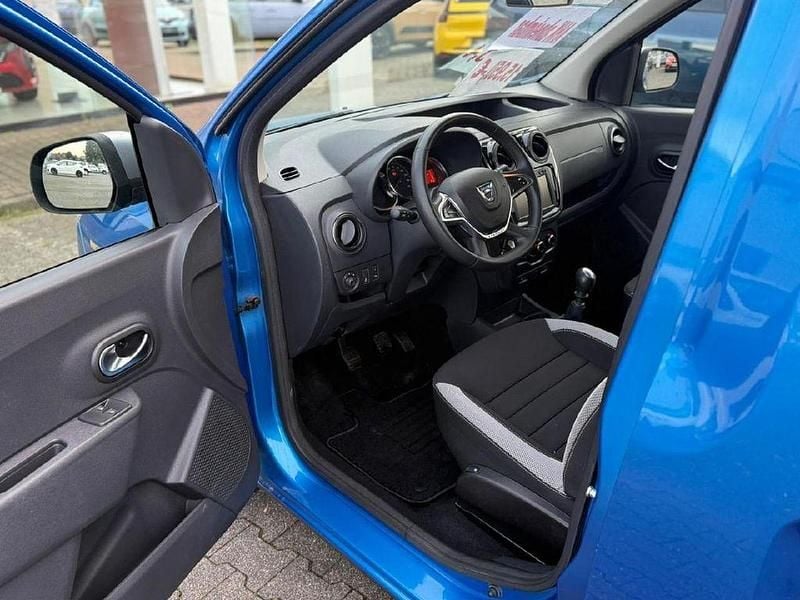 Gebraucht Dacia Dokker Stepway 95 PS (69 kW) 2019 Blau sky Van / Kleinbus