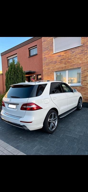 Gebraucht Mercedes ML350 258 PS (189 kW) 2015 Weiß SUV