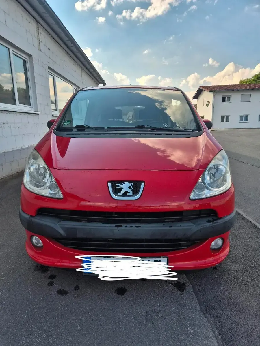 Gebraucht Peugeot 1007 74 PS (54 kW) 2007 Rot Van / Kleinbus
