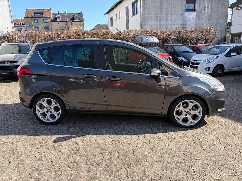 Gebraucht Ford B-MAX Titanium 101 PS (74 kW) 2017 Grau Van / Kleinbus