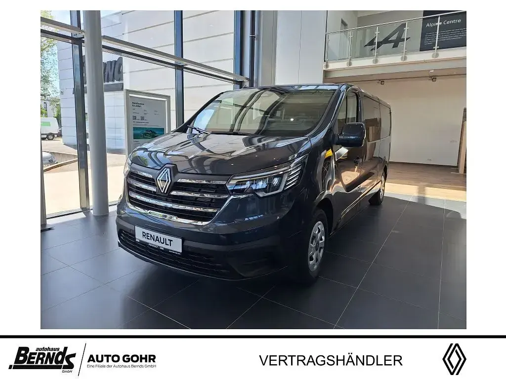 Neu Renault Trafic Evolution 150 PS (110 kW) 2025 Kometengrau metallic Van / Kleinbus