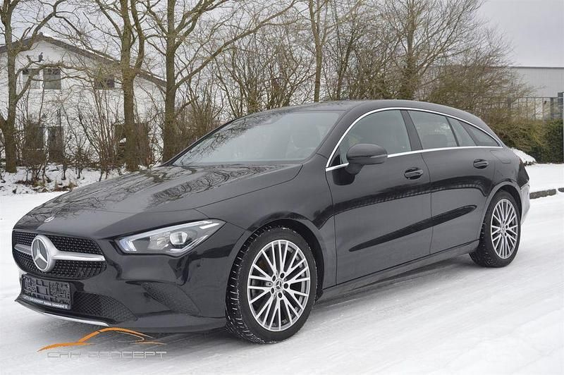 Gebraucht Mercedes CLA200 Shooting Brake 163 PS (119 kW) 2023 Schwarz Kombi