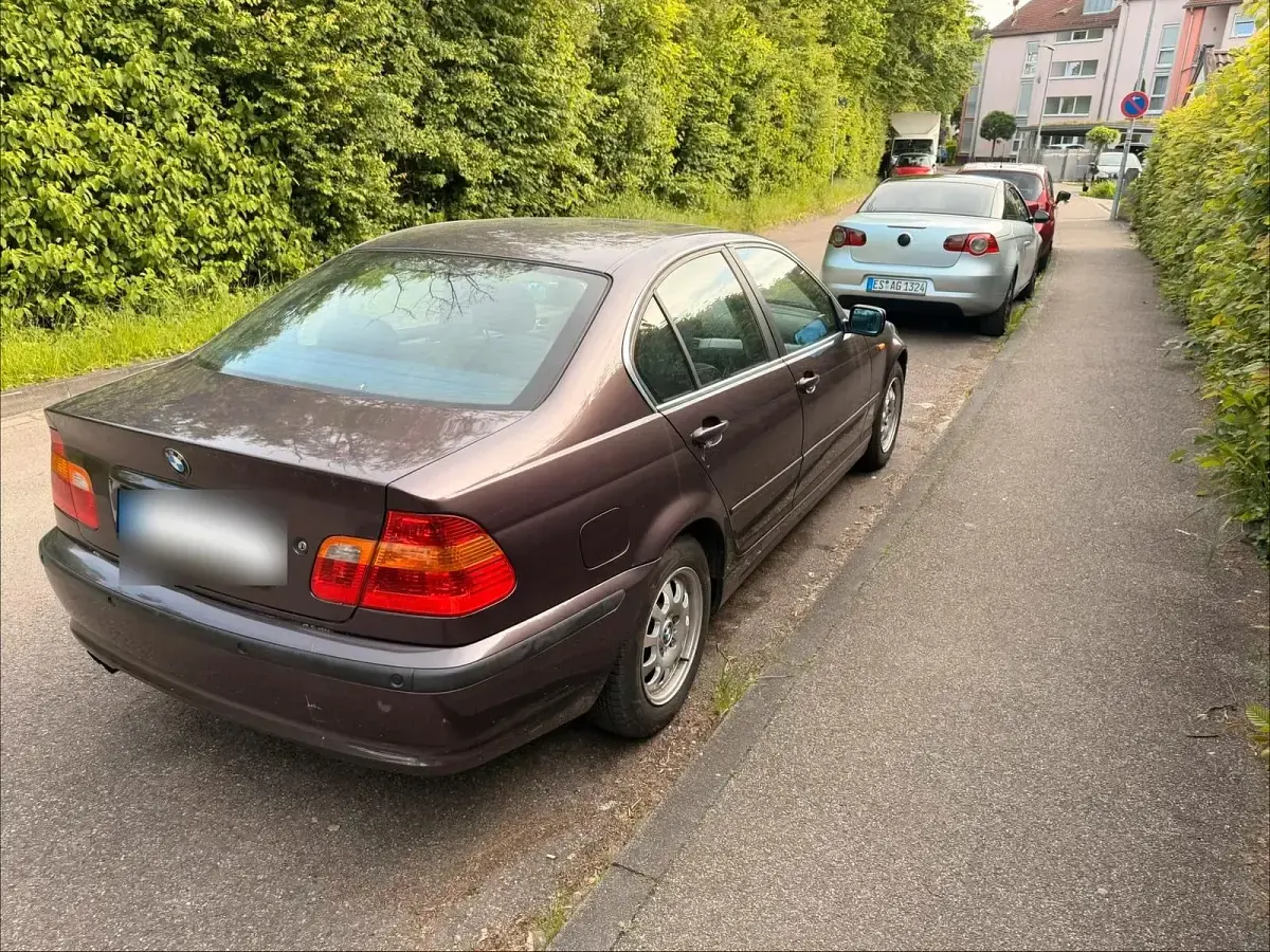 Gebraucht BMW 320 170 PS (125 kW) 2002 Violet Limousine