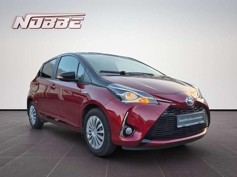 Gebraucht Toyota Yaris Hybrid Style 101 PS (74 kW) 2018 Rot Kleinwagen