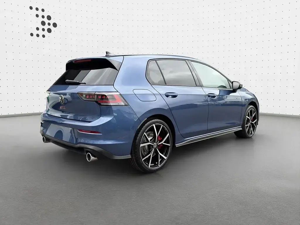 Gebraucht VW Golf VIII GTI 265 PS (194 kW) 2026 Blau Limousine