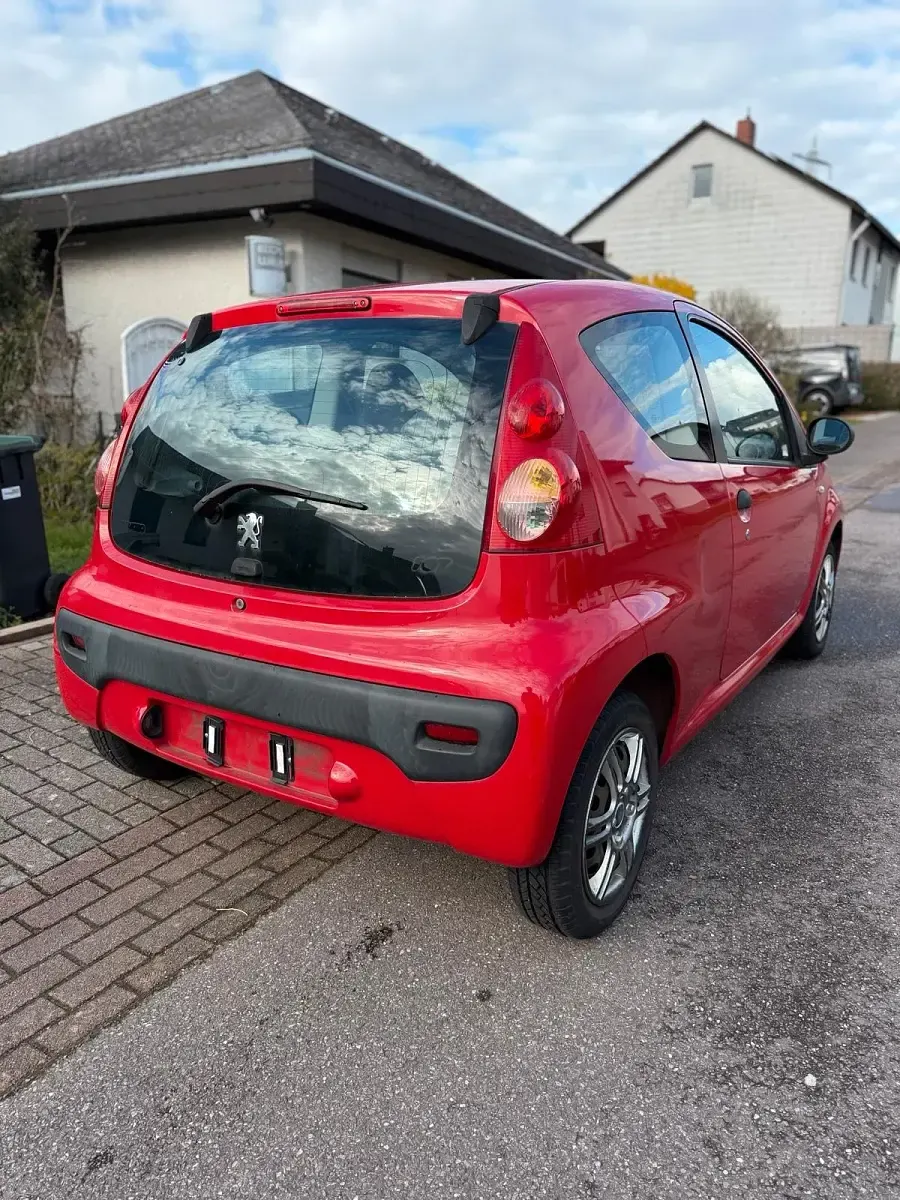 Gebraucht Peugeot 107 68 PS (50 kW) 2008 Rot Kleinwagen