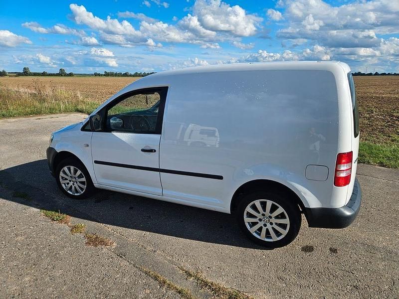 Weiß Gebraucht 2015 VW Caddy Van / Kleinbus | 7.300 € (Guter Preis) - Bild 1/4