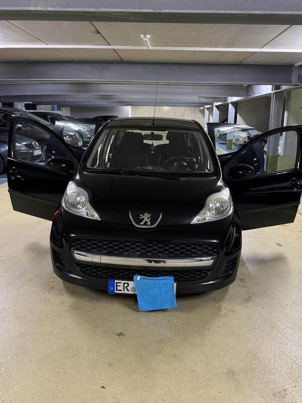 Schwarz Gebraucht 2009 Peugeot 107 Kleinwagen | 3.500 € (Fairer Preis) - Bild 1/4